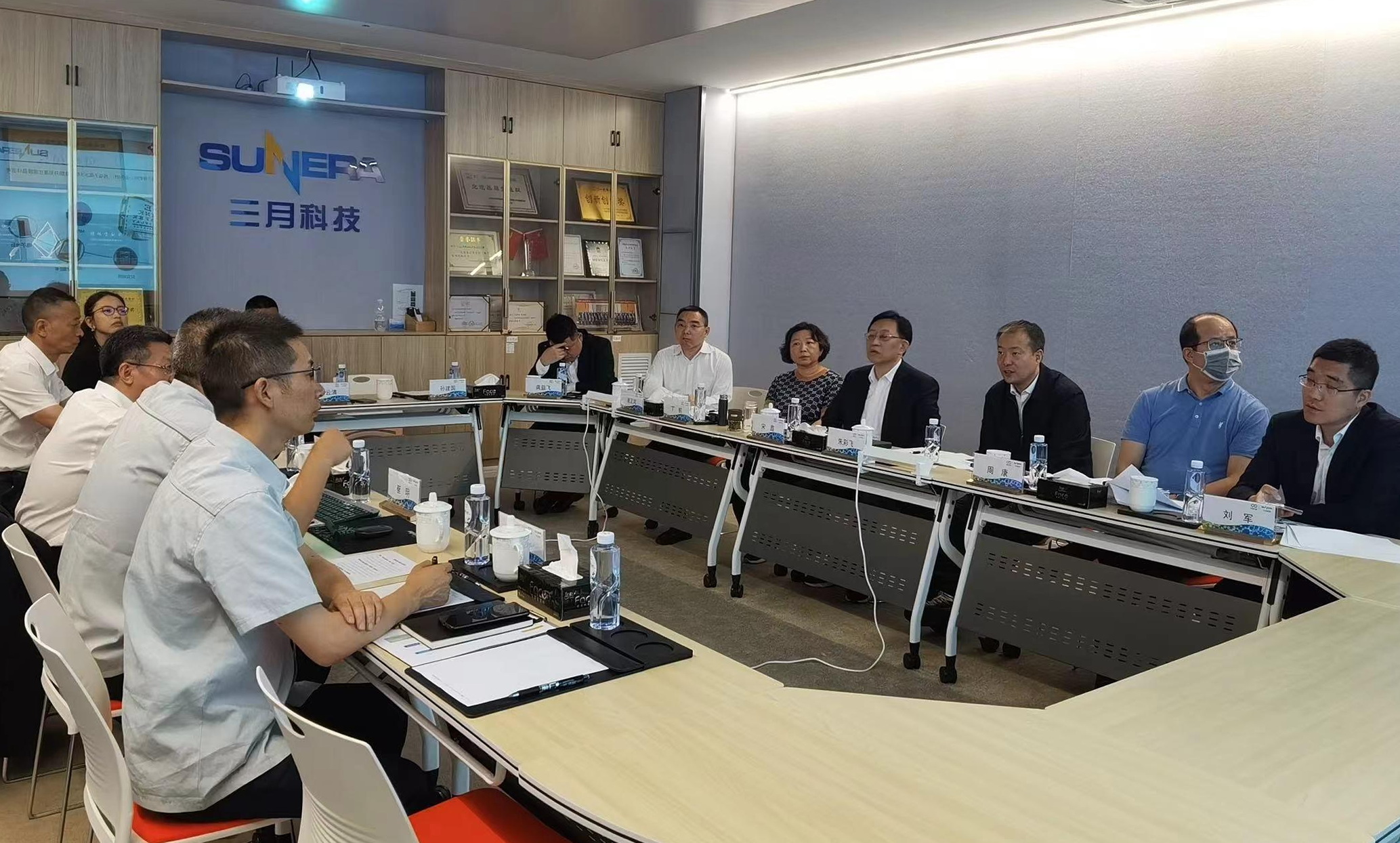 宋鑫赴科技型企业开展主题教育专题调研